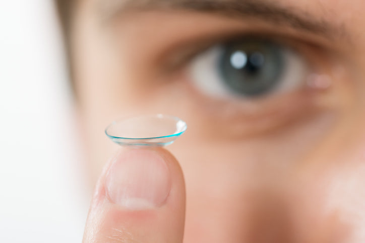 holding contact lens